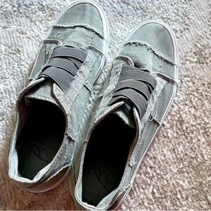 Blowfish Sneakers Sage Green Size 9